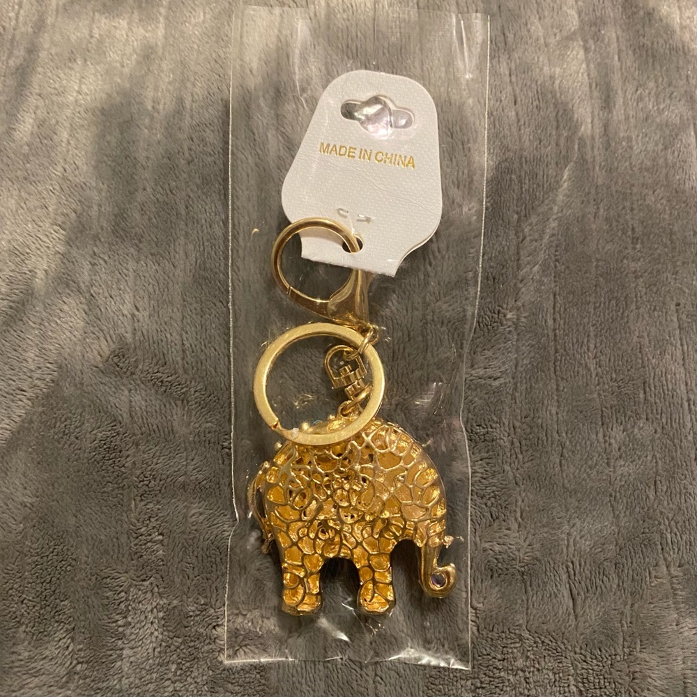 Elephant Rhinestone Keychain - Picture 2 of 3
